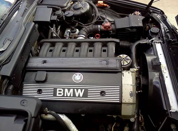 Двигатель БМВ М50 - фото