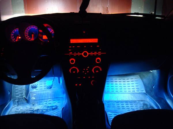 Как сделать подсветку ног в автомобиле своими руками? Правильный тюнинг - фото