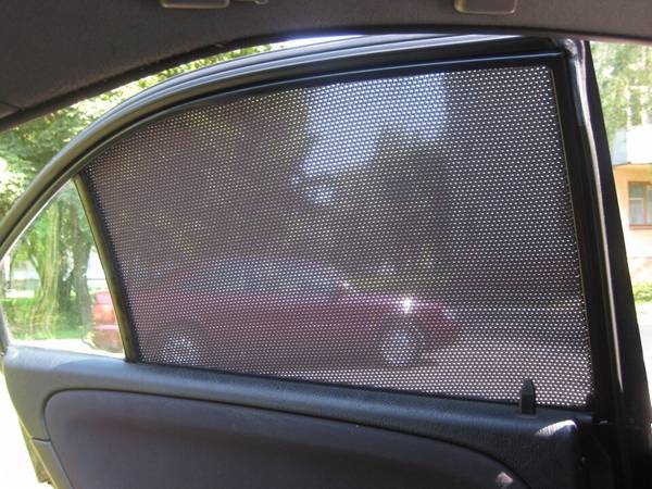 Всё про шторки на окна в автомобиле с фото